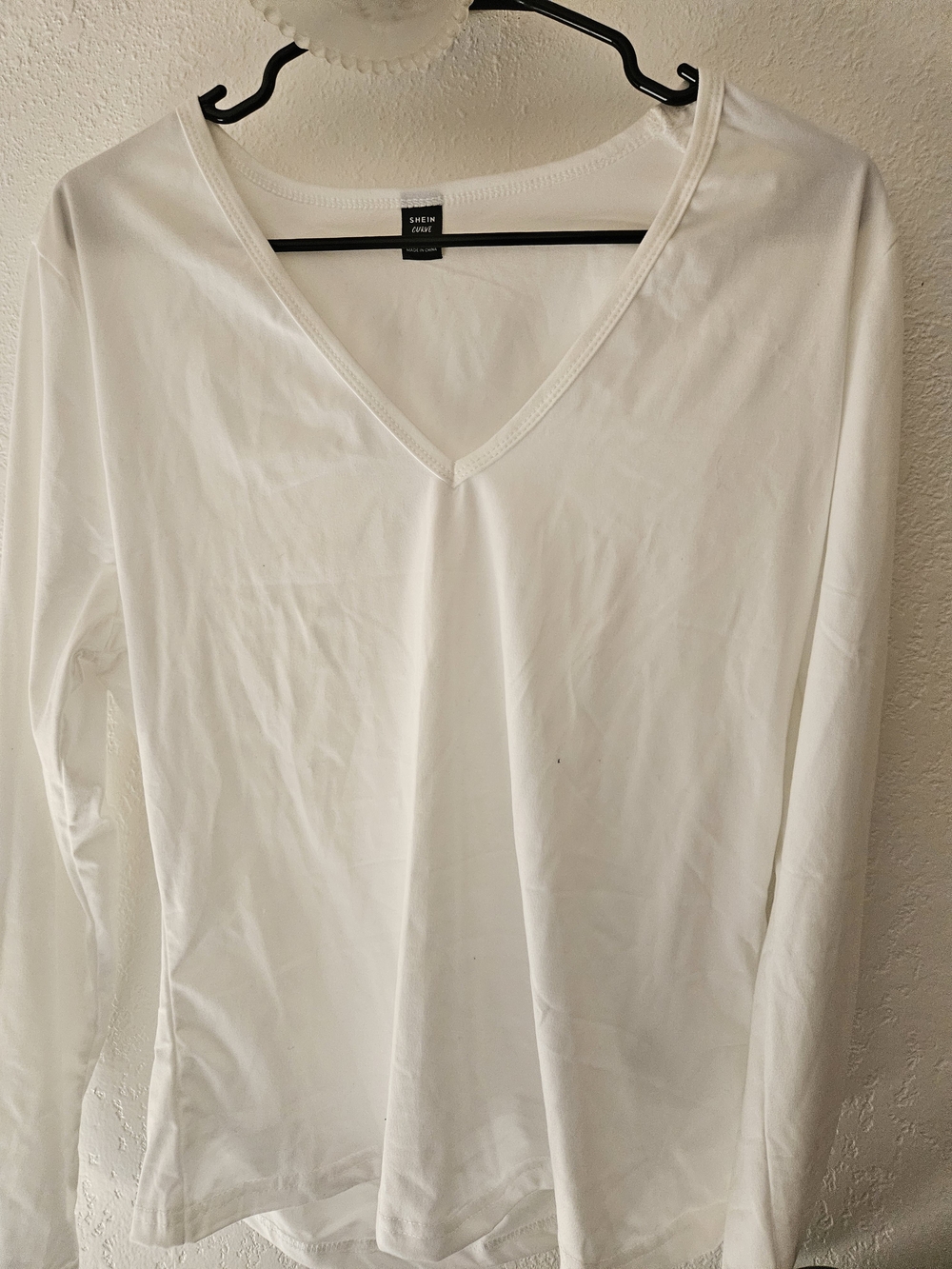 SHEIN White V-Neck Long Sleeve Tee. 1X. NEW